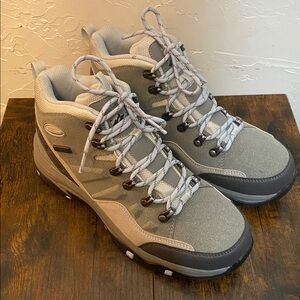 Skechers Womens Sz 8 Trego - Rocky Mountain Gray Lace-Up Hiking Boots Shoes Used